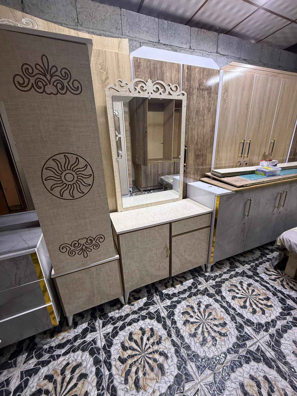 يا الله  غرفه نوم ٧ قطع مستخدم شهر اي عيب مابيه السعر 325 بيه مجال جربايه حديد مستخدم سعره ٥٥
 لبيع وشراء الاثاث 
كناتير بابين 2و3و4
كناتير سليماني 5و6
غرف نوم بنوعاها 
ويوجد تفصال جرابي وكناتير وبوفيات حسب الطلب 
يرهم مراوس وشتراي جميع الاثاث داخل كركوك***********
***********واتساب 
عنون كركوك العروبه مقبيل منفذ نسيم قرب جامع الامام علي
