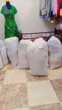 شلعات ملابس اطفال ونسائي ورجالي   شتوي مخلوط كلشي بيها وجميع الاعمار  ...