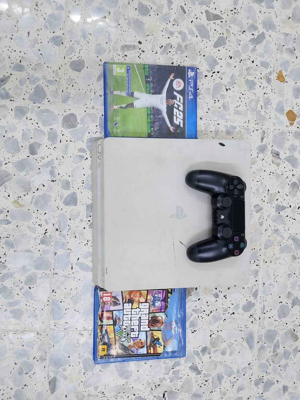 بلايستيشن 4 سلم ابيض للبيع
كامل ملحقات ويا يدة جديدة و قرصين قرص FC 25 و قرص GTA V السعر 325 و بي مجال للشراي مكاني بغداد .


**إذا كنت صاحب هذا الإعلان وتريد حذفه لأي سبب، رجاءا أرسل رسالة إلى الدعم الفني**