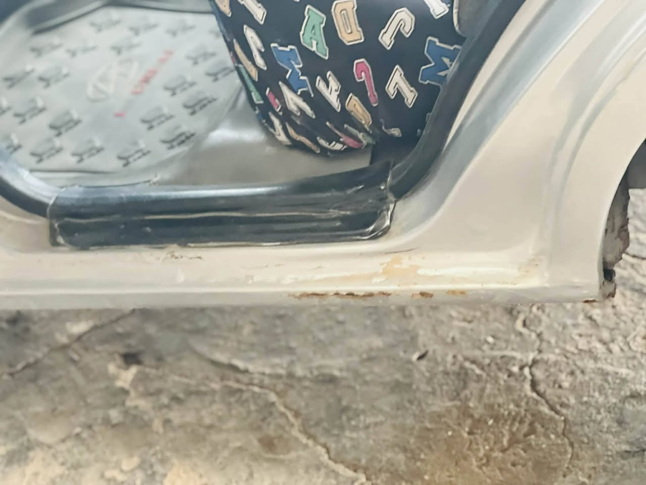 سلام عليكم  سوناته تو للبيع موديل 95 سياره حلوه ما بيها لا ضرر ولا ضربه مصبوغه للجماليه  السعر 45 وبيها مجال حك الجيه تخم تاير جديد سياره مال جناي سياره اوتو ماتيك مكان صويره السياره بأسمي رقم جديد انكليزي هزه جديده للستفسار الاتصال على صاحب السياره ***********
