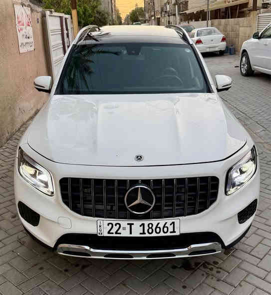 السلام عليكم متوفر بيع او مراوس مرسيدس GLB 250 موديل 2022 فول مواصفات محرك 4 سلندر 2000 تيربو 7 راكب نوراما كامرات محيطية مقاعد جلد دخول ذكي سمارت تحكم سيارة بالبصمة ابواب صندوق بنوراما انارة داخلية متغير 64 لون داخلي( سيارة وارد امريكي صبغ جاملغ وبنيد 
ترقيم جديد رقم اربيل بسمي مكانها بغداد 
*********** بغداد
