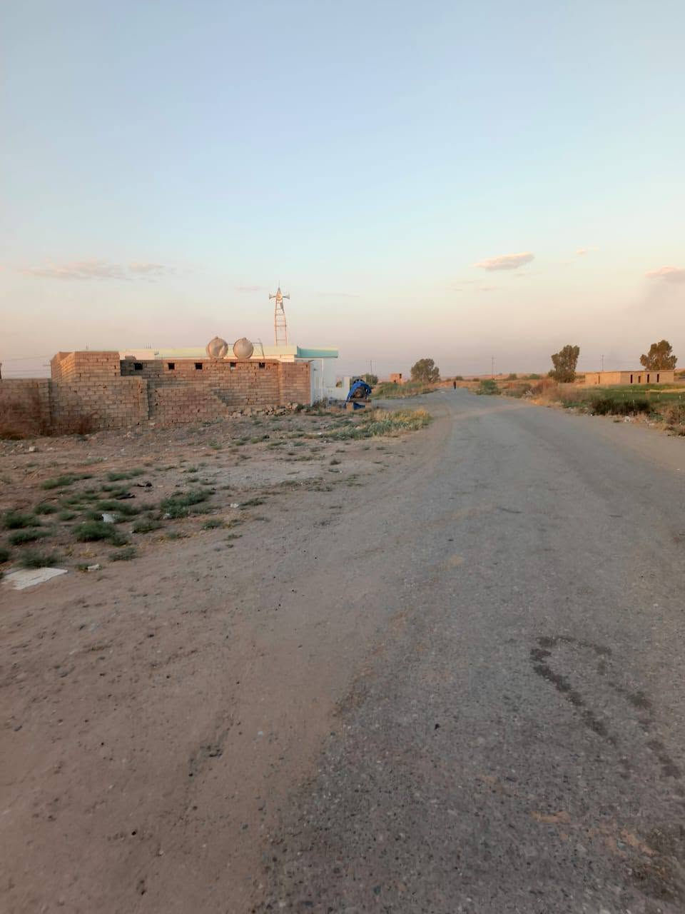 السلام عليكم
هيكل+قطعه ارض للبيع في بيجي حي المهندسين قريب على جامع النعمه 
المساحه400م وجه20 نزال 20م
للاستفسار الاتصال:***********
