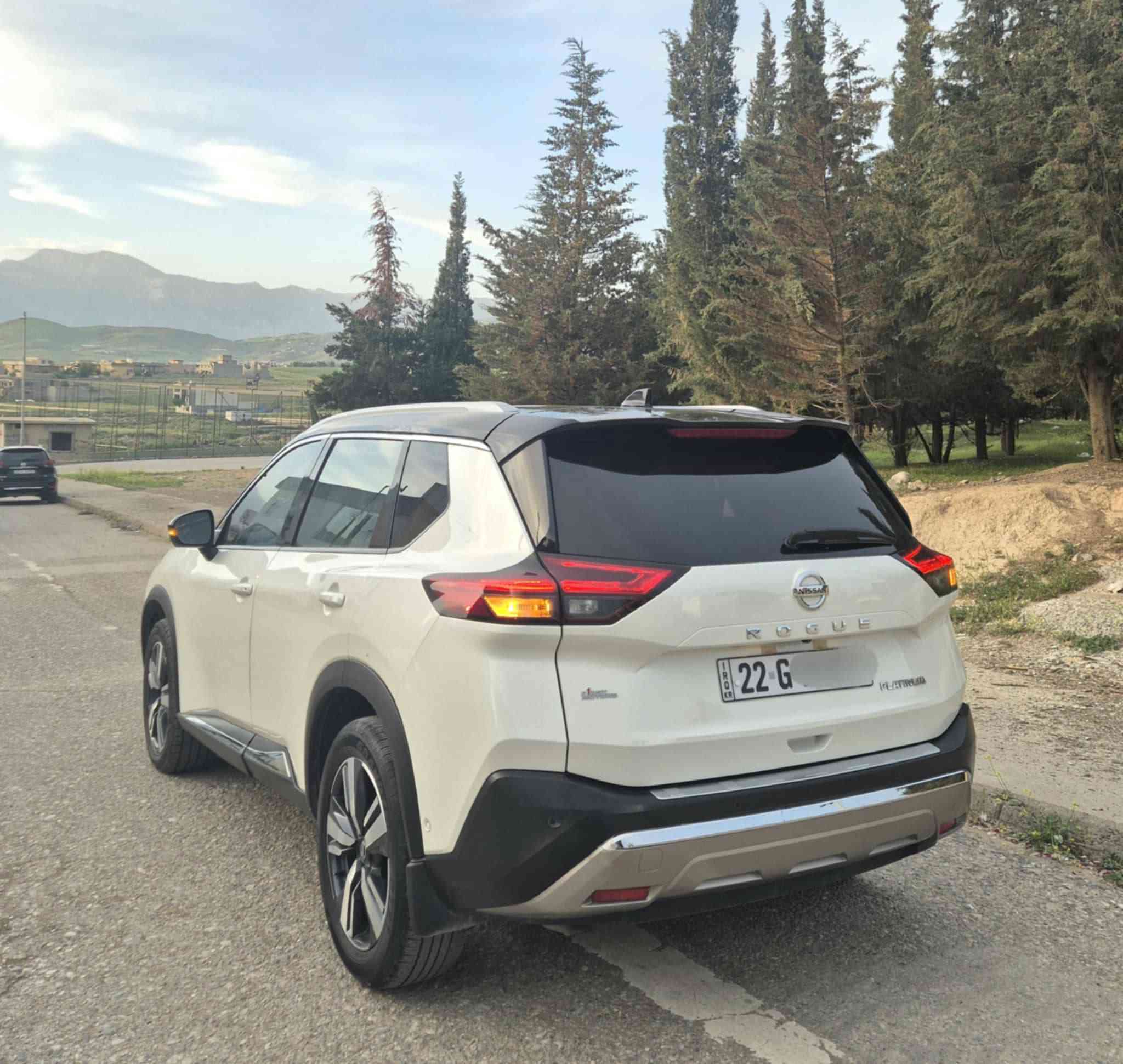 بسم اللە الرحمن الرحیم
نيسان روج 2021  platinum
اعلی مواصفات ۱/ ۱ بس بدون فورویل
محرك ٤ سلندر 2500 cc سعر بلاش 169 $ ارخص روج ٤ سلندر بالسوق
جملغ و باب عکس سائق مبدل بلادی بدون صبغ و نصف بونت + باب خلف عکس سائق صبغ
زاویه بنوراما بالسقف شویه بها معدل علی PDR  رقم شاصی و سونار داخل منشور
ايرباك ستیرن و بردات سستم ، دشبول ماطاك شرط ماشی ٥٦ میل
فوول مواصفات بلاتنیوم معروفه :
بصمه تشغیل عن بعد بانوراما داتاشو داخل مشمشی رنكات ۱۹ انج
5 كاميرة قيادة الية قيادة نظام ايكو وستاندرد و صبورت رادار  ۳٦۰ حساسات خلفيه 
توقف ذاتی كشن جلد كشن كهربائي  
كشن هيتر كشنات خلفی تدفئه سكان هيتر    
لايتات متركس ال اي دي (زينون)
لايتات تفاعليه ويه رادار تقوه وتضعف
بك لايت لد شفتات بل ستيرن
٥ بصمات جميع ابواب وصندوق
رادار امامي وجانبي وخلفي
نقط عمياء خروج عن مسار
توقف الى خلف في حالة تنبئ بل اصطدام
توقف ذاتي في حالة تنبئ بل اصطدام من امام
هندبريك بصمه اوتوهولد بريك بل ازدحام
تحكم ستيرن جهتين جامات الخلفي برده
صندوق كهربائي .......
گیر و محرک تحویل غرامات کلە بشرط سیاره رقم اربیل دولی تحویل و وکالە شرط 
*********** viber & watsapp
