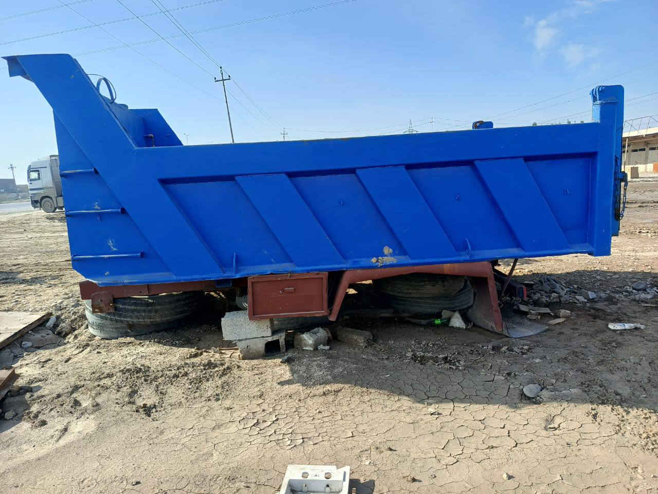 السلام عليكم بدي مايلر للبيع الطول 440 ونج بنص ابو الحنيه نضافه فول الاتصال ***********//***********
