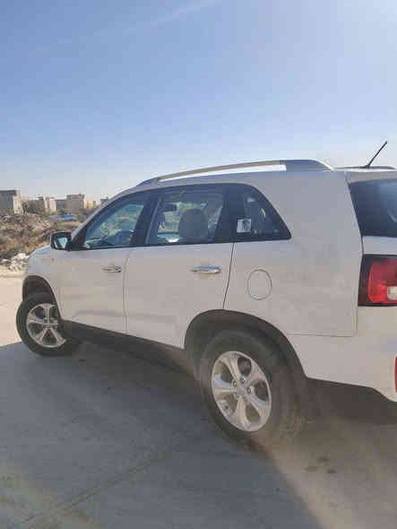 السلام عليكم 
سيارة سورينتو 2013 شكل 2014
4 سلندر لا ضرر ولا صبغ بيها ملاحظات گدام العين 
كابون بانزين 
السيارة باسمي 
رقم نينوى جديد 
ماشية111 
السعر 167$ 
للاستفسار وات ساب 
***********
