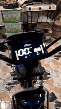 سلام عليكم دراجه شحن للبيع موديل 2025 مستخدم شهر فقط أخو جديد حجم 20 مابي أي عيب كلشي بي شغال 5 بطاريات بلادي سعر 500 ألف وبي مجال مكان كركوك غرناطة 
للتواصل ***********
