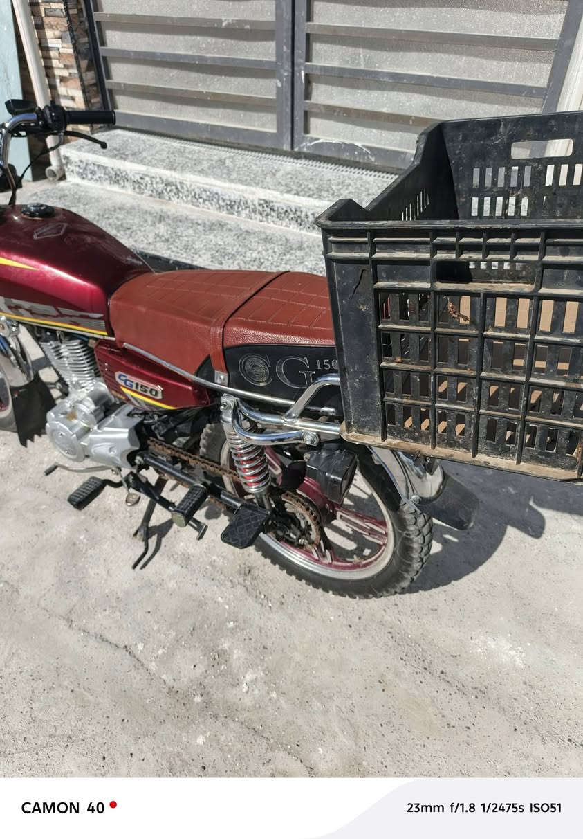 السلام عليكم من رخصة مدير الكروب دراجة نظيفة وجديدة السعر 650مكاني بغداد الشعب هاذا رقمي بي واتساب ***********,
