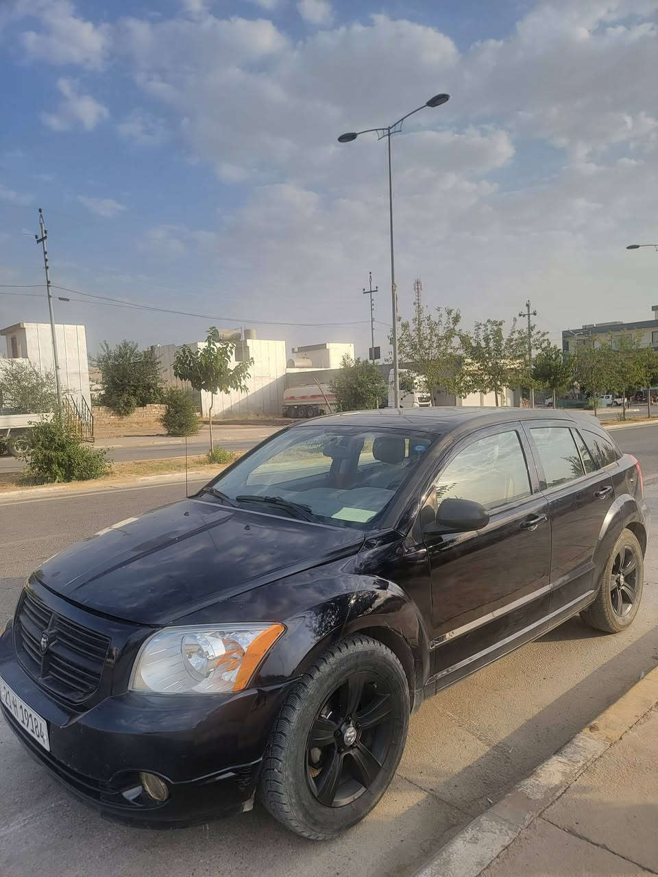 دۆج کالیبەر مۆدێل 2011 بۆ فرۆشتن.
 نیلی
ڕەسمی سۆنەر دانراوە
 چوار جام کارەبا کوشن سایەق کارەبا سڵایت تراکشن کۆنتڕۆڵ تحدید سرعە 
سەلاجەAbs
ئاوێنە کارەبا قفڵ مەرکەزی
گێڕ و مەکینەو غرامە بە شەرت
چوار بستن مەکینە 20
چوار تایەیی لۆکە
 زۆر پاکە ماڵی دۆستە سەنەوی و هەززەی 
تازەیە بە ناوی خۆمانە تا 2029.
ژ.ت ***********ـ
شوێن// سلێمانی- پیرەمەگروون
