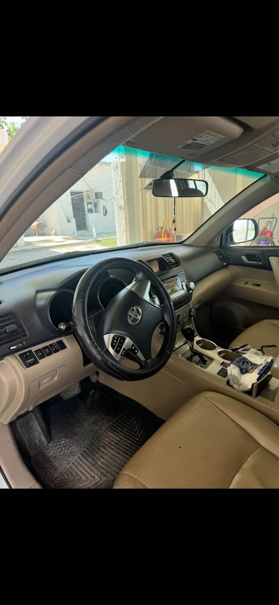 للبيع
تويوتا هايلاندر موديل 2011
محرك 2،700
السيارة مكفولة بدون حادث
الموقع:كركوك
للاستفسار *********** كركوك, العراق
