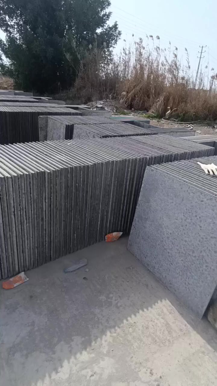 السلام عليكم يتوفر شتايكر سطح وارضي درجه اولئ توصيل موجود ب3000واصل بأداره سيد علي
‏‪0773 630 0483‬‏
‏‪0776 440 8363‬‏
