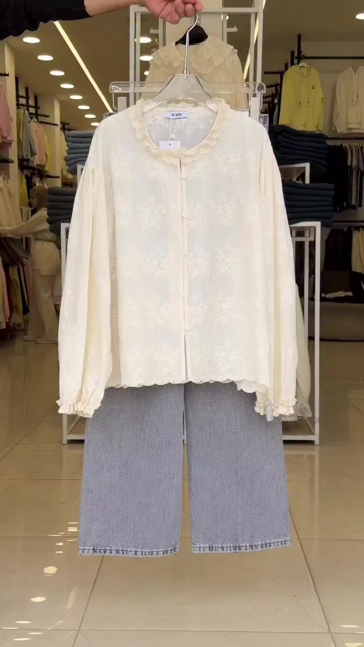 قميص فري سايز 
ايلبس من 40.42.44.46
بنطرون 28.30.32.34.36.38.40


**إذا كنت صاحب هذا الإعلان وتريد حذفه لأي سبب، رجاءا أرسل رسالة إلى الدعم الفني**