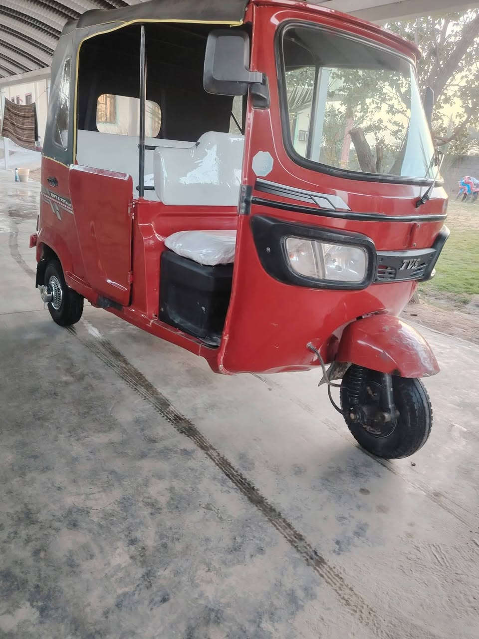 سلام عليكم للبيع تكتك تي فيس موديل 2021شهر 11رقم بغداد لوحه وسنويه شرط تحويل ثاني  تكتك كفاله من طخه وضربه وصبغ تخم تاير تخم كبات محرك كير اكسل خير من الله تكتك مال جناي الف واحد مذب عليها سعرها5350وبيه مجال شي بسيط مكاني بغداد المحموديه،***********/***********رجان الي مو شراي لايتصل ولا يعلق وسوك كلشي بيه
