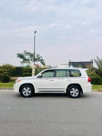 لاندكروز 2013 للبيع ماشيه ١٨٠ ألف مكفوله كفاله عامه وره الصور سويت بول...