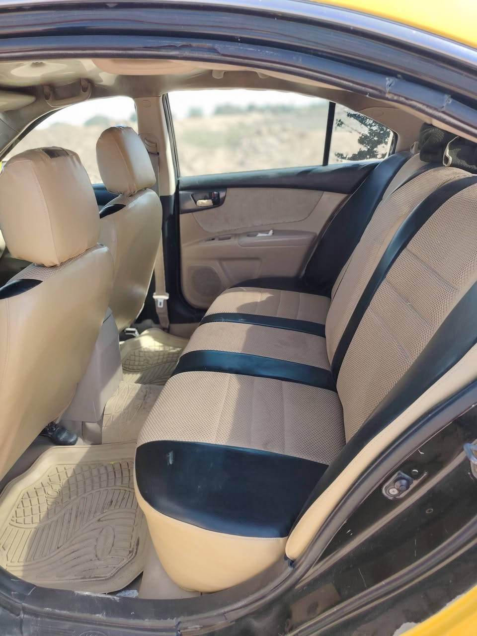 سلام عليكم ابتمه 2009 خليجي للبيع كير محرك تخم تاير كله جديد سيارة جاهزه ماناقصه برغي منضومه غاز مصفره هية وغرامه رقم جديد مثنى السعر 95وبيهه مجال  مكان السياره الديوانية ***********
