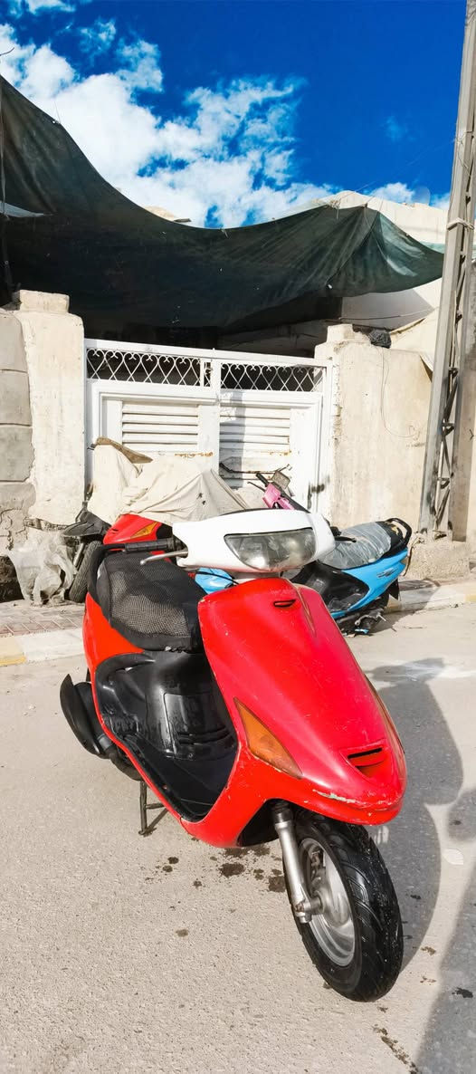 سلام عليكم فراشه للبيع مفتوحه مبدل بوش وبستم حاويه 
سعرها250 وبيها مجال عنوان شاميه ***********
