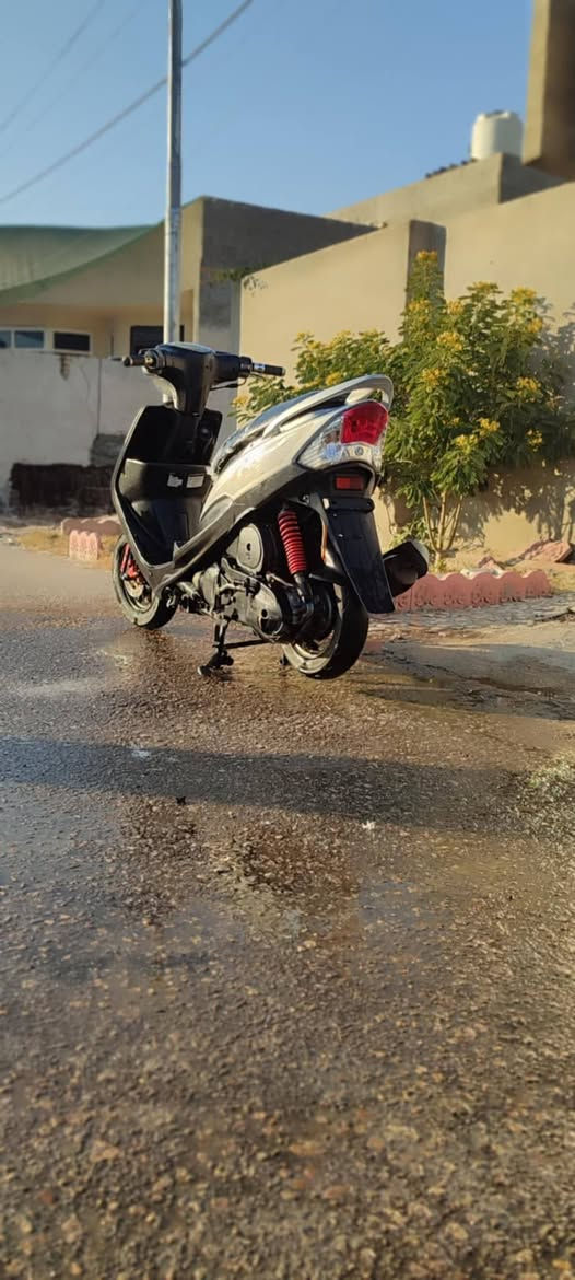 السلام عليكم
ماكس عدله للبيع دراجه بلاديه مامفتوحه جيب فيتر وافحص مكفوله ماناقصه بس باتري هابط مكينته ناعمه ماينسمع اله صوت نكره كل وكت مكينته شلعه معدل قويه طياره سعر خاص شراي خاص موجود بكل وقت


**إذا كنت صاحب هذا الإعلان وتريد حذفه لأي سبب، رجاءا أرسل رسالة إلى الدعم الفني**