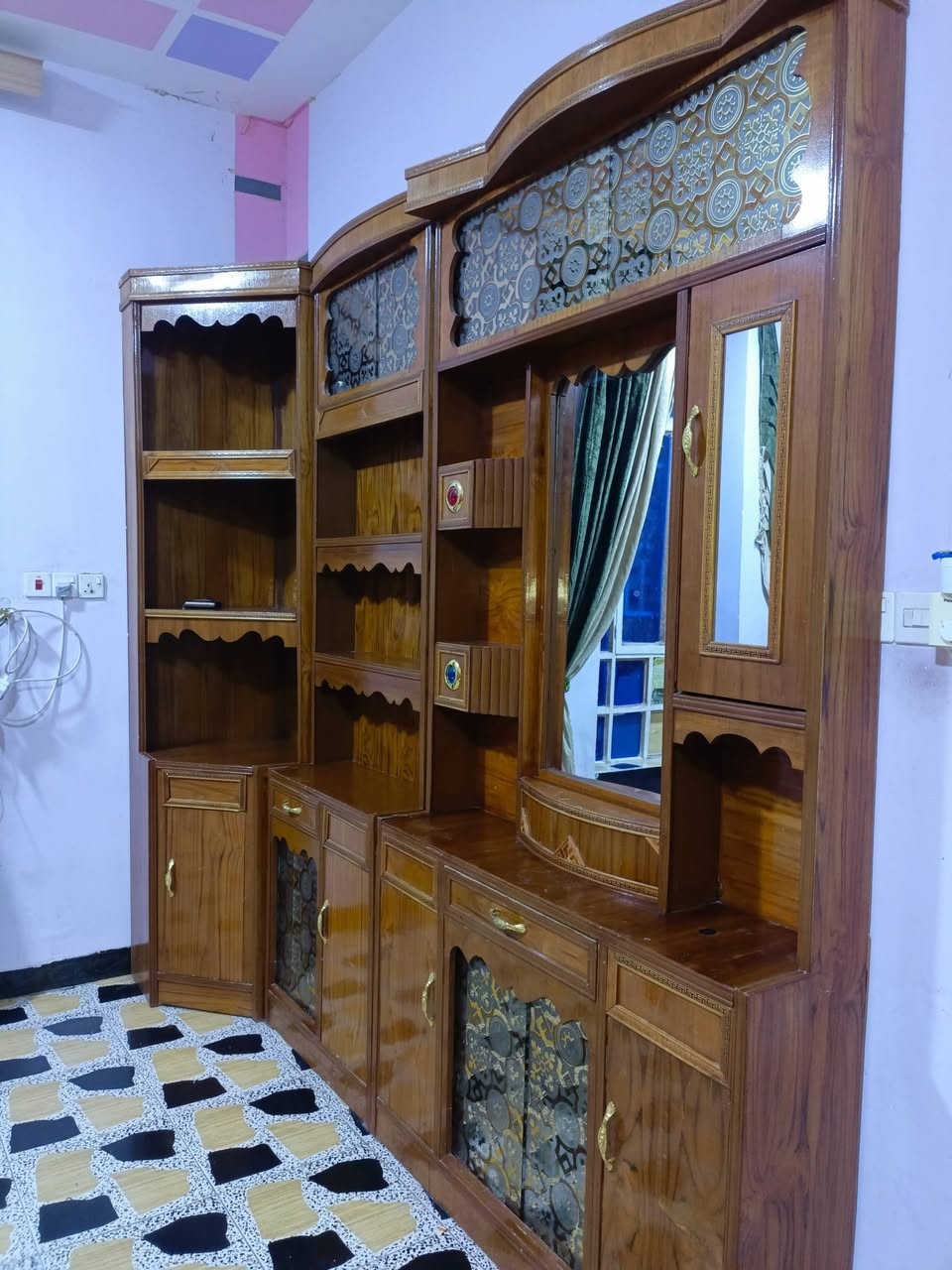 السلام عليكم غرفه اخشاب للبيع العنوان البعبيد
***********
