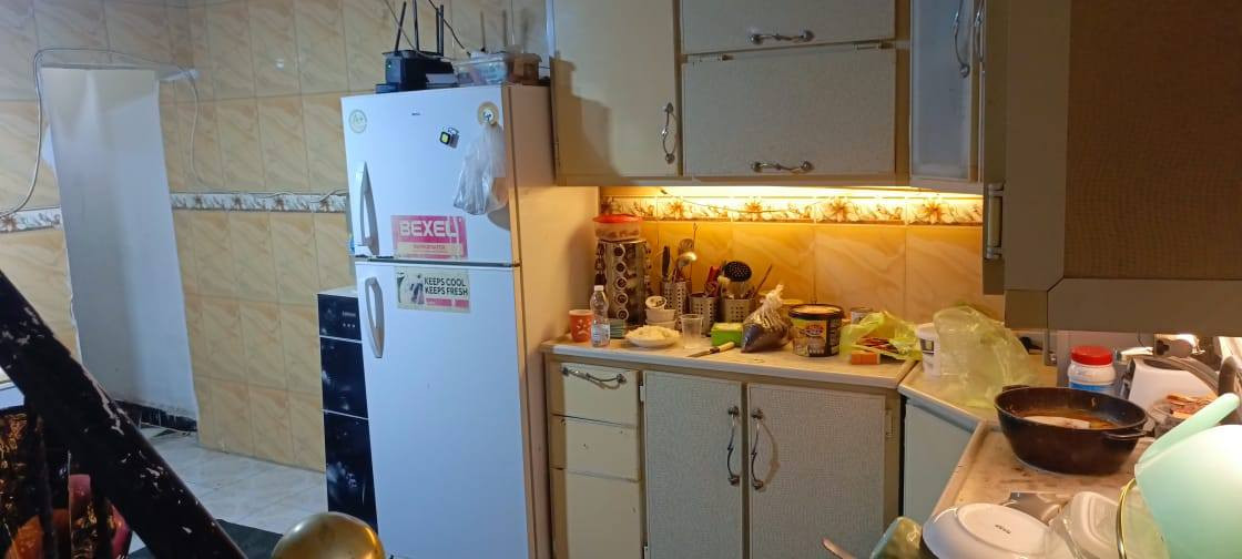 للبيع مشتمل مساحة 80 متر الوجها 4 متر والنزال 20 متر يتكون الطابق الارضي من كراج صالة حولي مطبخ غرفة نوم و منور عدد 2 صحيات والطابق الثاني غرفة نوم صحيات غرفة سندويج
الموقع 
حي الجهاد خلف الشارع العام و معرض البشير2
للاستفسار والسعر  163 مليون 
*********** وتساب 
***********
