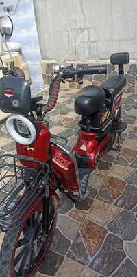 بايسكل شحن • نظيف • كهربائيات شغّالة