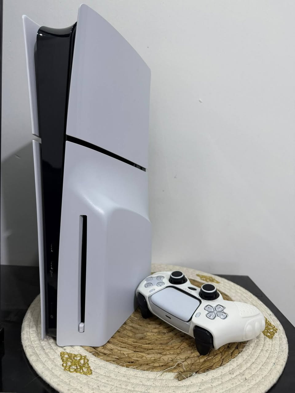 السلام عليكم للبيع ps5 اخو الجديد سلم استعمال لكش قليل المكان بغداد سبع ابكار السعر 700 الف وبي مجال بسيط للشراي للتواصل الرقم ***********
