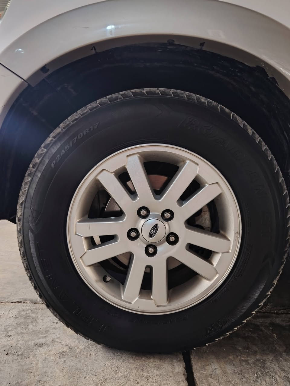 سلام علیكم فورت اكسبلور فول فول فول مواصفات مودیل 2010خلیجي شركه نیڤا تحكمات استیرن مثبت سرعه فور ویل 4X4 مانع انزلاق فور ویل ثقیل وخفیف  شاشهDVD مسجل یاكل ٦اقراص سقف سلایت كوشن كهرباء تدفیئه خزن میموري كوشنات دواسات تصعد وتنزل مال بانزین وبریك كیر محرك حدادیه كلها بشرط طخم تایر جدید لوك سیاره كفاله عامه لاصبغ لاضربه لاتبدیل ولامعجون ولابارد كوشنات الخلیفه كهرباء مال صندوق 150الف حقیقي ماشي دمام بیها تبرید مركزي سیاره بیها منضومه غازز شركه ضمانن كیر بیها نضام اوفر وبیها مواصفات بعد اهوایه سنویه جدیده وهزه كذلك رقم جدید انكلیزي سلیمانیه شترید وكاله او تحویل سعرها 150وبیها مجال للطیبین رقم *********** وبي واتساب مکان دیالی خانقین
