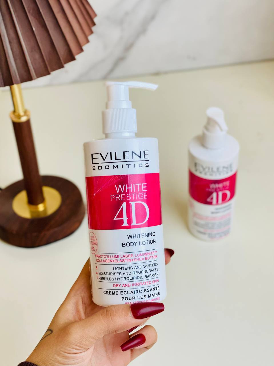 لوشن الجسم المبيض وايت برستيج 4دي من إيفيلينللبشرة الجافة والمتهيجة. البولندي 🇵🇱 ✨

✅يحتوي على تركيبة مبتكرة بتقنية "فراكتو 2 إلومي ليزر" ومركب "لومي وايت". 

✅يرطب البشرة ويجددها ويفتحها، كما يعيد بناء الحاجز الدهني المائي. 

✅يعالج التصبغات ويمنع تكون بقع جديدة لمدة تصل إلى 48 ساعة بعد الاستخدام. 

✅يمكن استخدامه أيضًا ككريم لليدين. 
الحجم 300ml المنشأ بولندي🇵🇱

للاستفسار والحجز مراسله خاص


**إذا كنت صاحب هذا الإعلان وتريد حذفه لأي سبب، رجاءا أرسل رسالة إلى الدعم الفني**