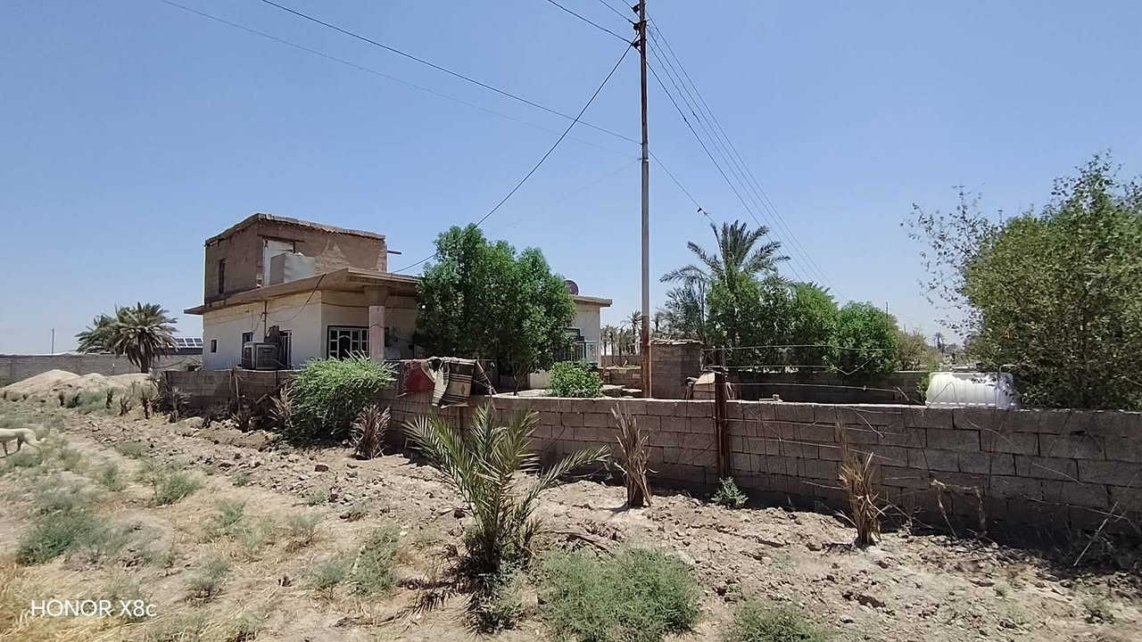 يا الله سلام عليكم
للبيع بيت المساحه ٤٠٠/م
بناء جيد ماء كهرباء باب البيت
طابو سند ٢٥ ابسمي البيت
يبعللاستفسار أكثر (***********) د عن الشارع العام ٥دقايق
يبعد عن مدرسه ابي فراس ٥ دقايق
العنوان الكرغوليه (السده قرب مجمع السلام السكني
