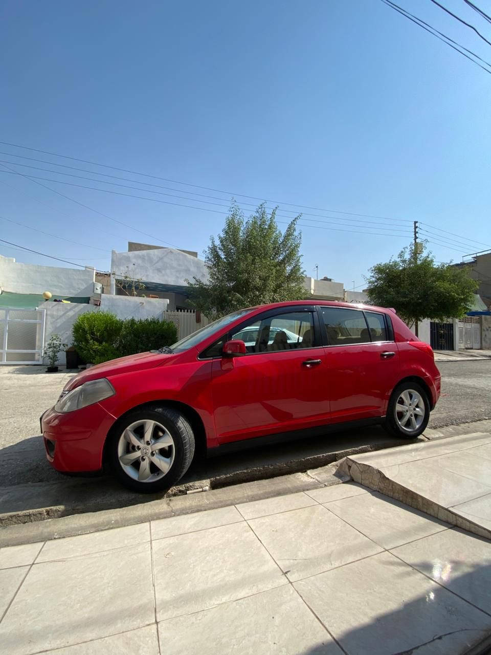 نیسان تیدای 2011 
سەیارەیەکی جوان و توند و تۆڵ هەموو گیانی بەشەرت تەنها بستێك سارد و کارتی هەیە ماباقی هیچی نیە فوول مواسەفات 
ABS - تەعدید سورعە - ڤۆلیۆم - سلایت -شاشە ئایپاد و کامێرا -8 ئێرباگ- مەکینە 18 
پێش و پشت کەپس سەیارەکە ماڵی دۆستە بە شەرتی پەنجەمۆر سەنەوێ بەسەرچووە 
بۆ زانیاری زیاتر پەیوەندی بکە
***********
