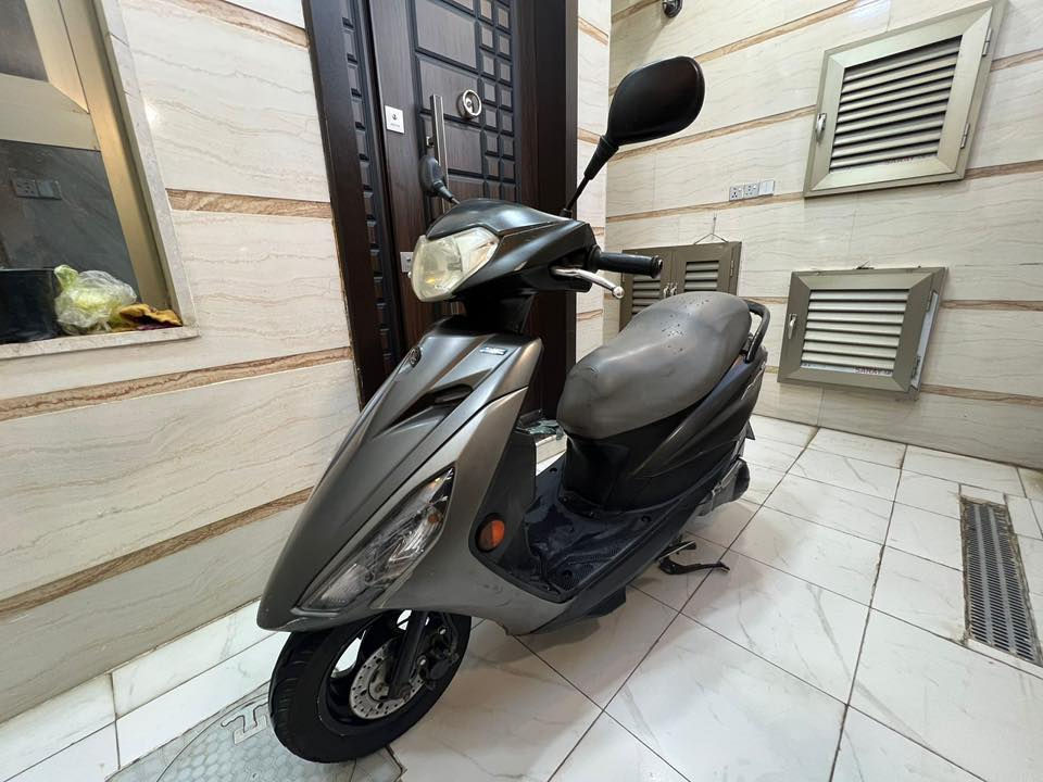 السلام عليكم ،اخوان اكززZ حديث المكينة ناعمة تخبل كهربائيات كاملة تايرات جدد حساس بالأستان العنوان بغداد حي اور قرب سنتر حي اور السعر 500 رقمي ***********.
