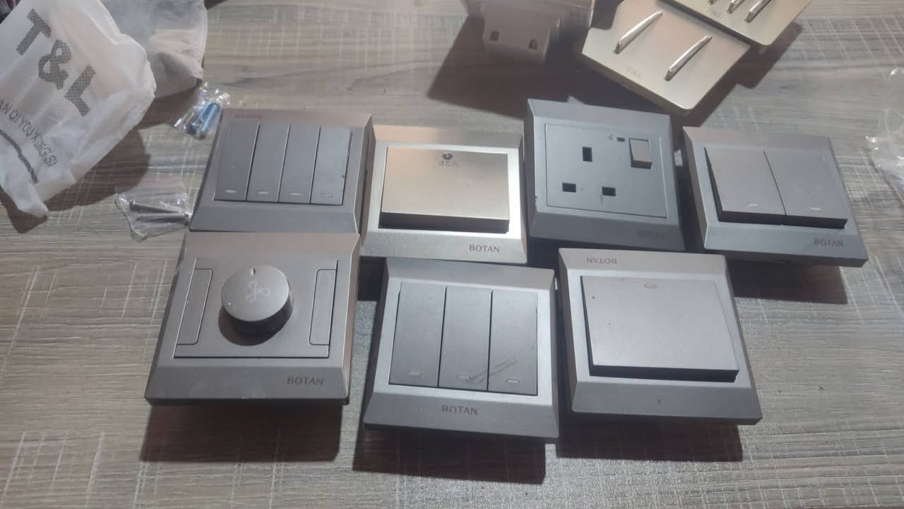 للبيع كهربائيات تصفيت محل سعر القطعه 500ينار


**إذا كنت صاحب هذا الإعلان وتريد حذفه لأي سبب، رجاءا أرسل رسالة إلى الدعم الفني**