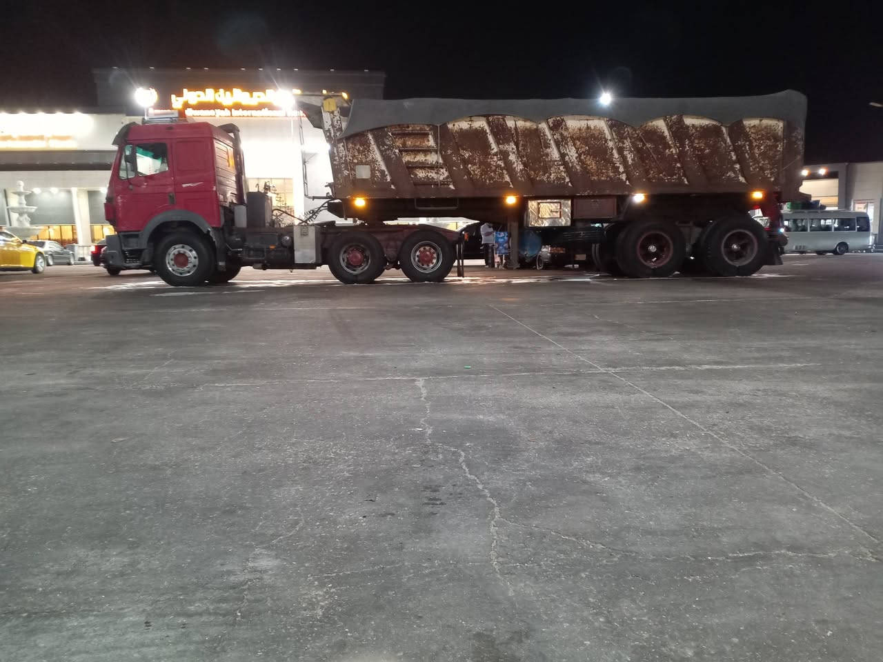 سلام عليكم لبي لبيع موديل 1982ومحدثه مكينه 48كير 190مجموعه جياف ابيع راس وعربانه بس رأس ***********
