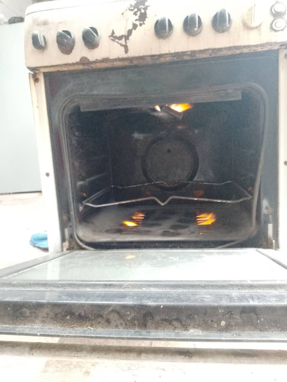 طباخ للبيع شغال ‏‪***********‬‏ سعره 40الف
