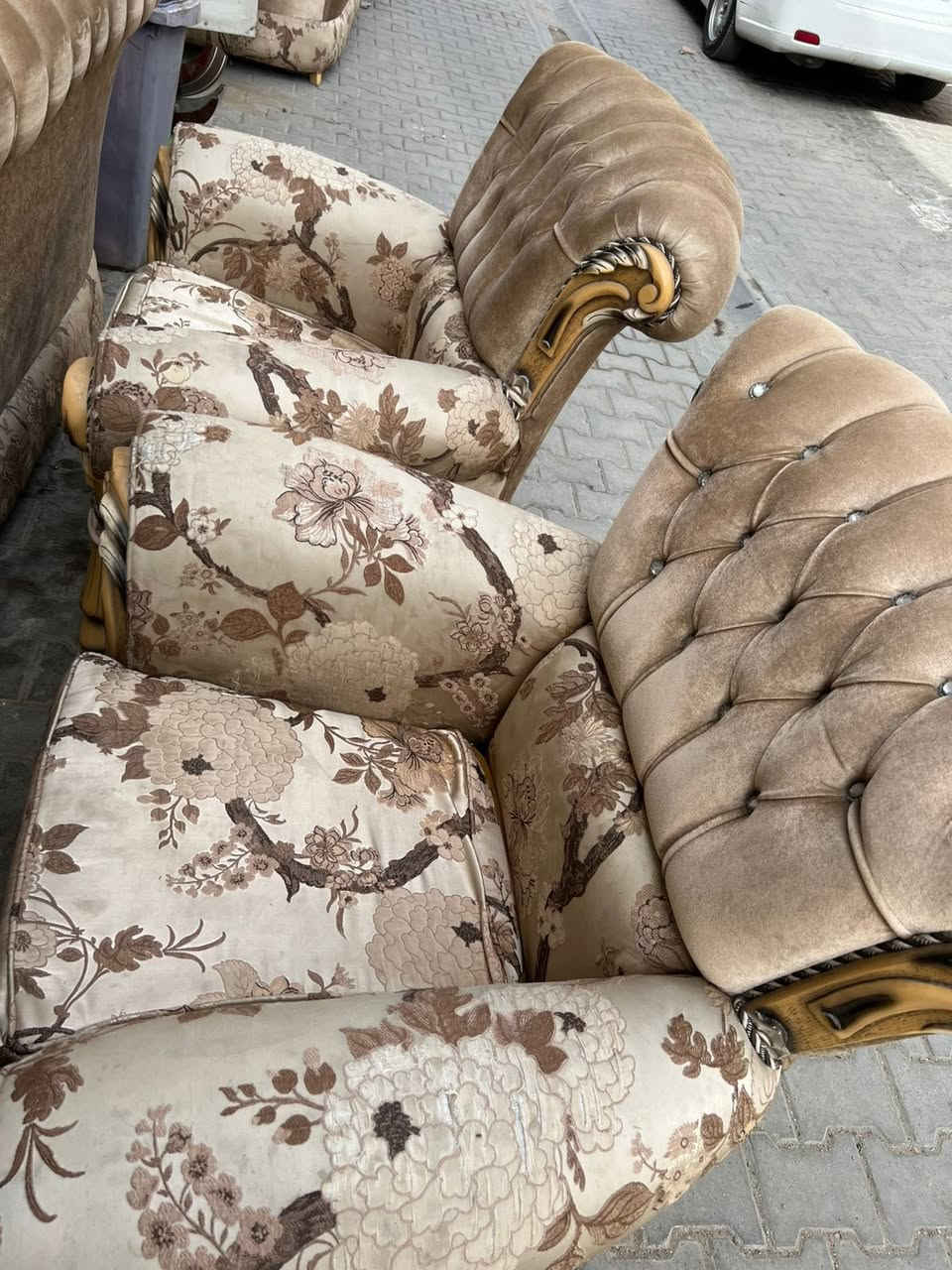 تخم 10 مقاعد تركي نظيف كلش السفنج ضغط عالي وتكمة ثكيل ويا ثلاثة طبلات السعر مناسب عنوان بغداد العطيفية الثانية الي يريدة يدخل خاص يراسل لو يتصل على هذا الرقم *********** بي وتساب
