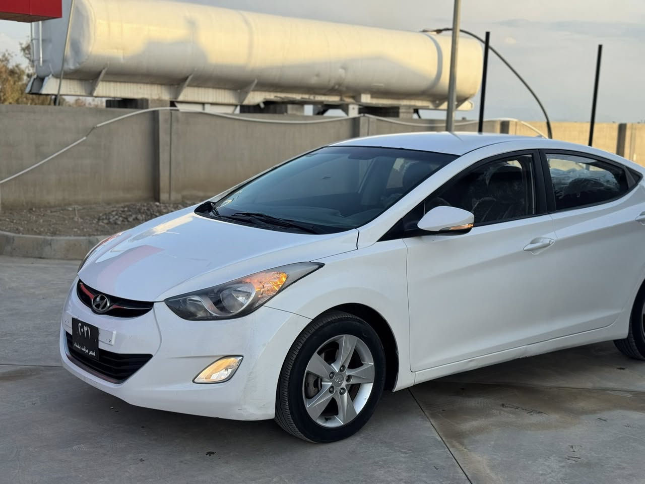 ئەلینترا مۆدیل ٢٠١٢ براوەیە 
براوەی تازە داخل بەس حەمامو پۆلیشی ئەوئ 
٢٥٠مەسروڤی تیدا نیە
ECO
150 km roshtwa
تایەو ویل لۆك 
شوین رانیە 
٥٥$💸
***********
