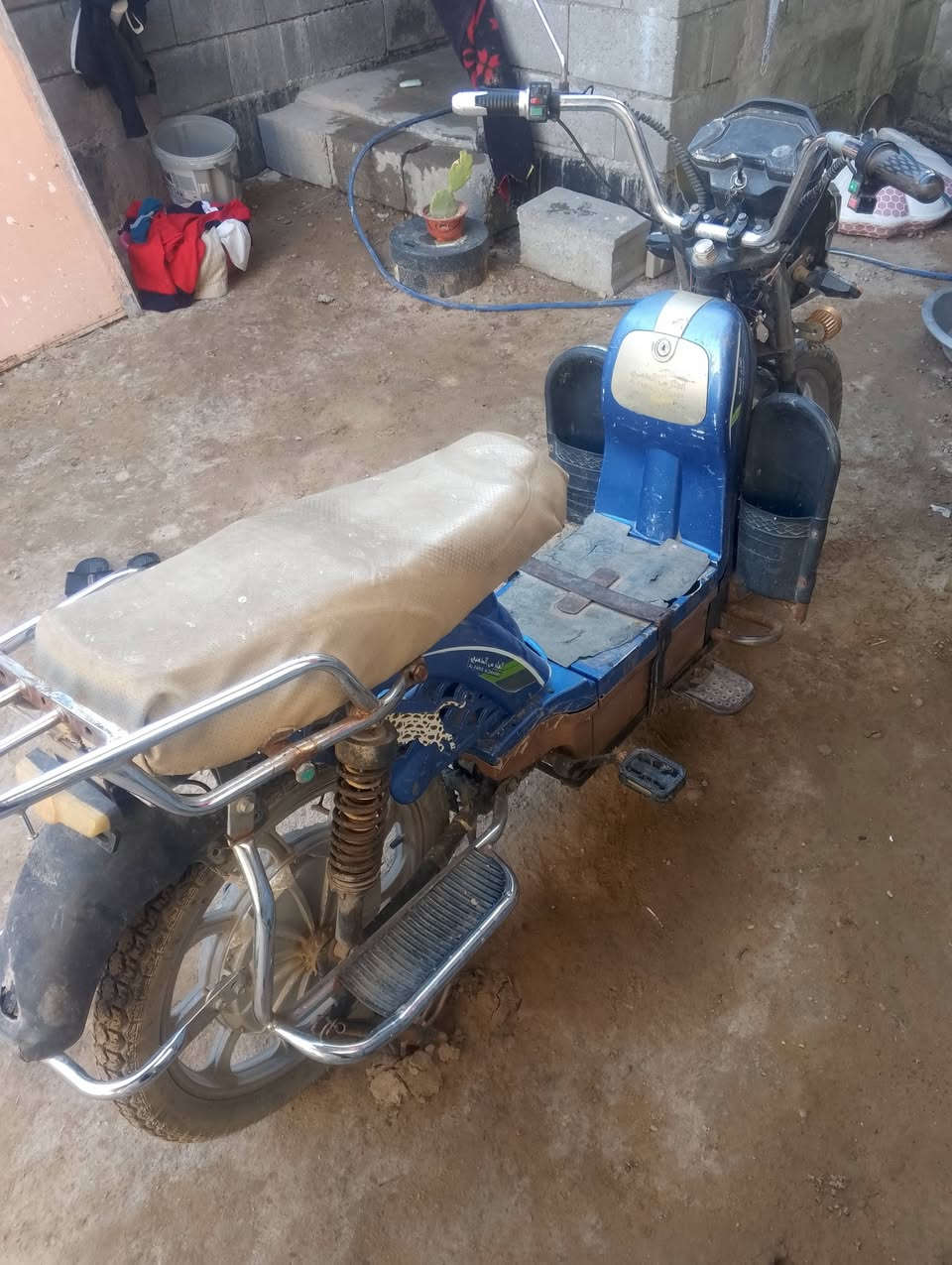 دراجه شحن للبيع سعر 225وبي مجال للشراي بطاريات يقرن 10 كلهن بس بيهن نفخه شويه ويمشنك اقل شي 25كيلو متر للستفسار ***********   ***********
