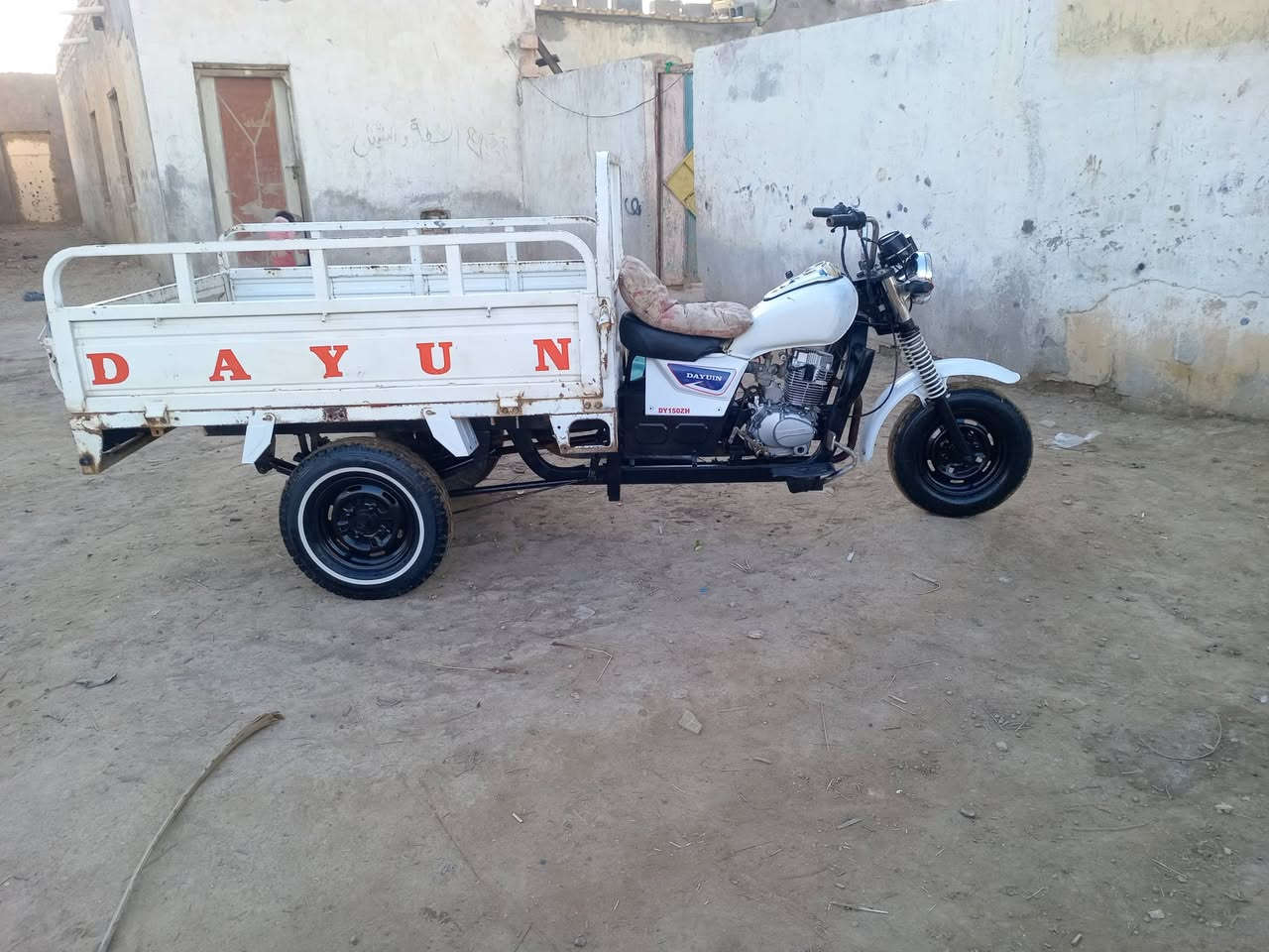 ستوته موديل ١٣ اوراق مكينه جديده توني شادها تايرات جدد جدد ابو الخطه بدى نضيف ستوته جاهزه ماتخسر عليها بس بيها لحيم بسيط سعرها مليون و٥٠ مكاني قضاء النصر ***********
