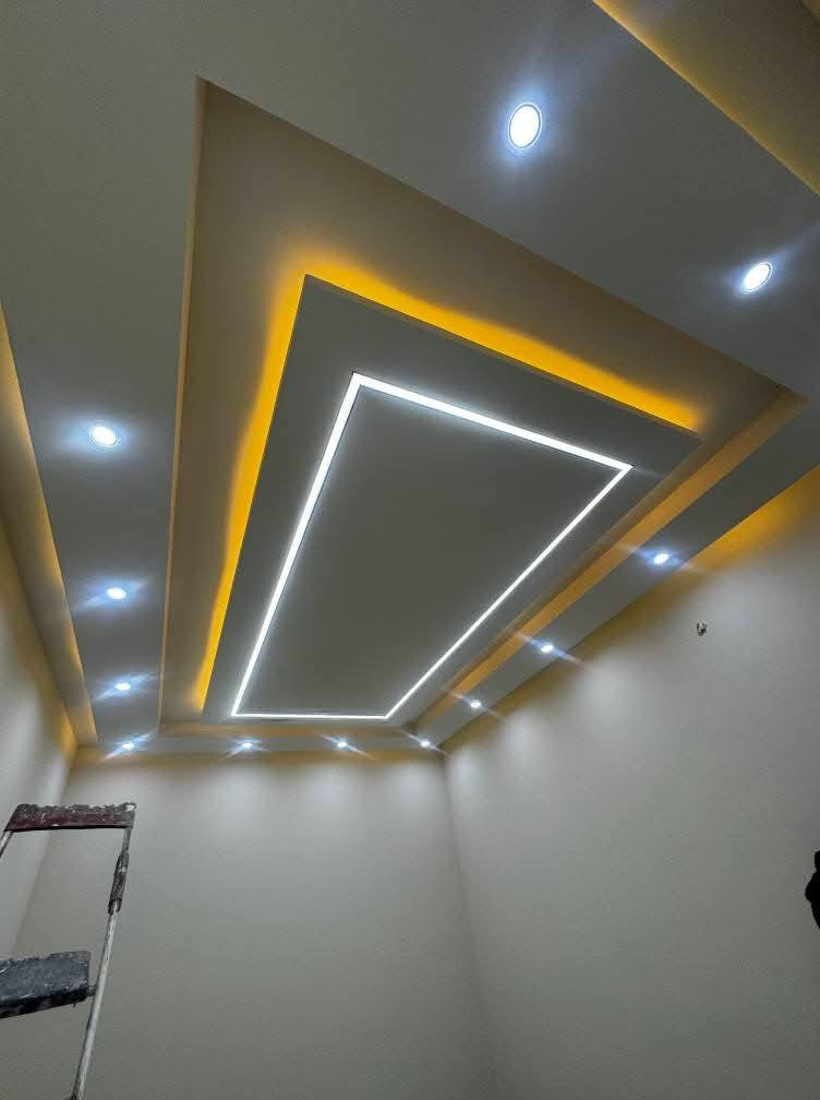 السلام عليكم
علي الصباغ كادر مستعد لعمل كافة الصباغ الداخلية والخارجية والابواب والشبابيك بعمل متقن ومميز والحفاظ على نضافة البيت وتنظيف البيت بعد اكمال العمل 
للتواصل الاتصال *********** يوجد واتساب
