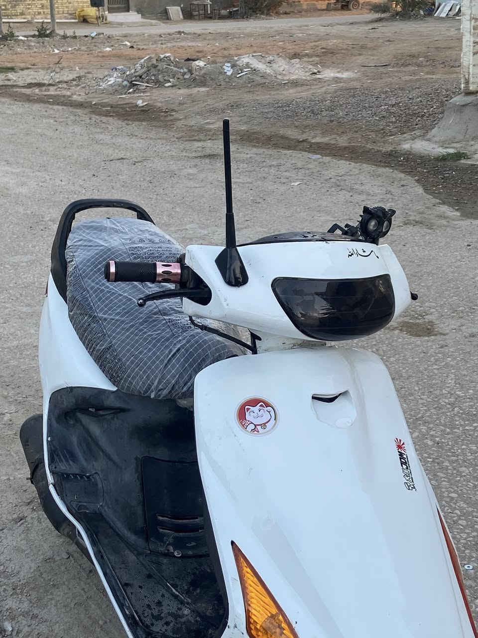 السلام عليكم
فراشه نثيه  سرعه 140 
هندر سلف شغال عوزه فقط باتري 
هورنات سيدان ملكه 
اناره كله شغاله  عداد سرعه شغال 
الدراجه حلوه مكينه تخبل ناعمه 
كفراته نضيفه مابيهن كسر 
تايرات جدد
الدراجه جديده  فقط عوزه باتري 
فقط مفتوحه ولفات
السعر 320 وبيه مجال قليل
***********
العنوان بابل  ناحيه الطليعه
