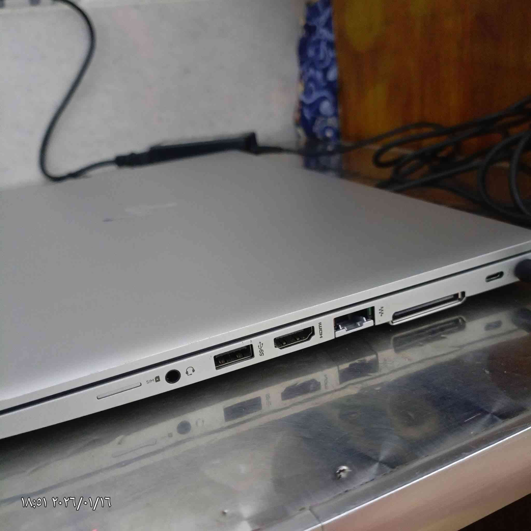 للبيع: لابتوب HP EliteBook 850 G6 – نظافة 90٪
المواصفات الأساسية للجهاز:
المعالج:
Intel Core i5-8365U بسرعة تصل إلى 1.90GHz – معالج اقتصادي وقادر على تشغيل البرامج اليومية بسلاسة مثل الأوفيس، التصفح، الاجتماعات، وبرامج الجامعة.
الذاكرة العشوائية (RAM):
8GB 
التخزين:
256 ssd 
الشاشة:
15.6 إنش بدقة ممتازة ومناسبة للدراسة والعمل والفيديو.
اللمس:
الجهاز يدعم خاصية اللمس مع 10 نقاط Touch Support،
النظام:
Windows 11 Pro –
بطارية تشغل 4 ساعات تقريبا 
كيبورد عربي انكليزي مع انارة ليزرية 
صوت واضح
هيكل قوي من الألومنيوم
السعر 400 الف 
***********
