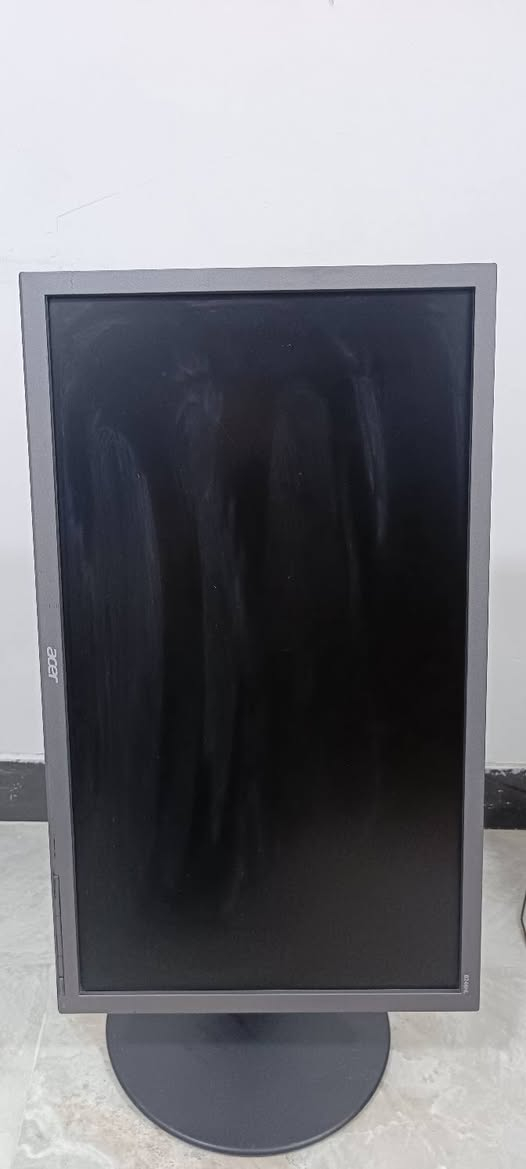 سلام عليكم حاسبه للبيع نوع ديل 3020 i5 4590 الجيل الرابع هارد HDD 500 رام 8 GB تردد 1600 شاشه ايسر حجم 24 فول HD مداخل دسبلي بورت مدخل VGA مدخل DVI الحاسبه اخت الجديدة كامله بس تنصب السعر 250 للتواصل وتساب او اتصال ***********
