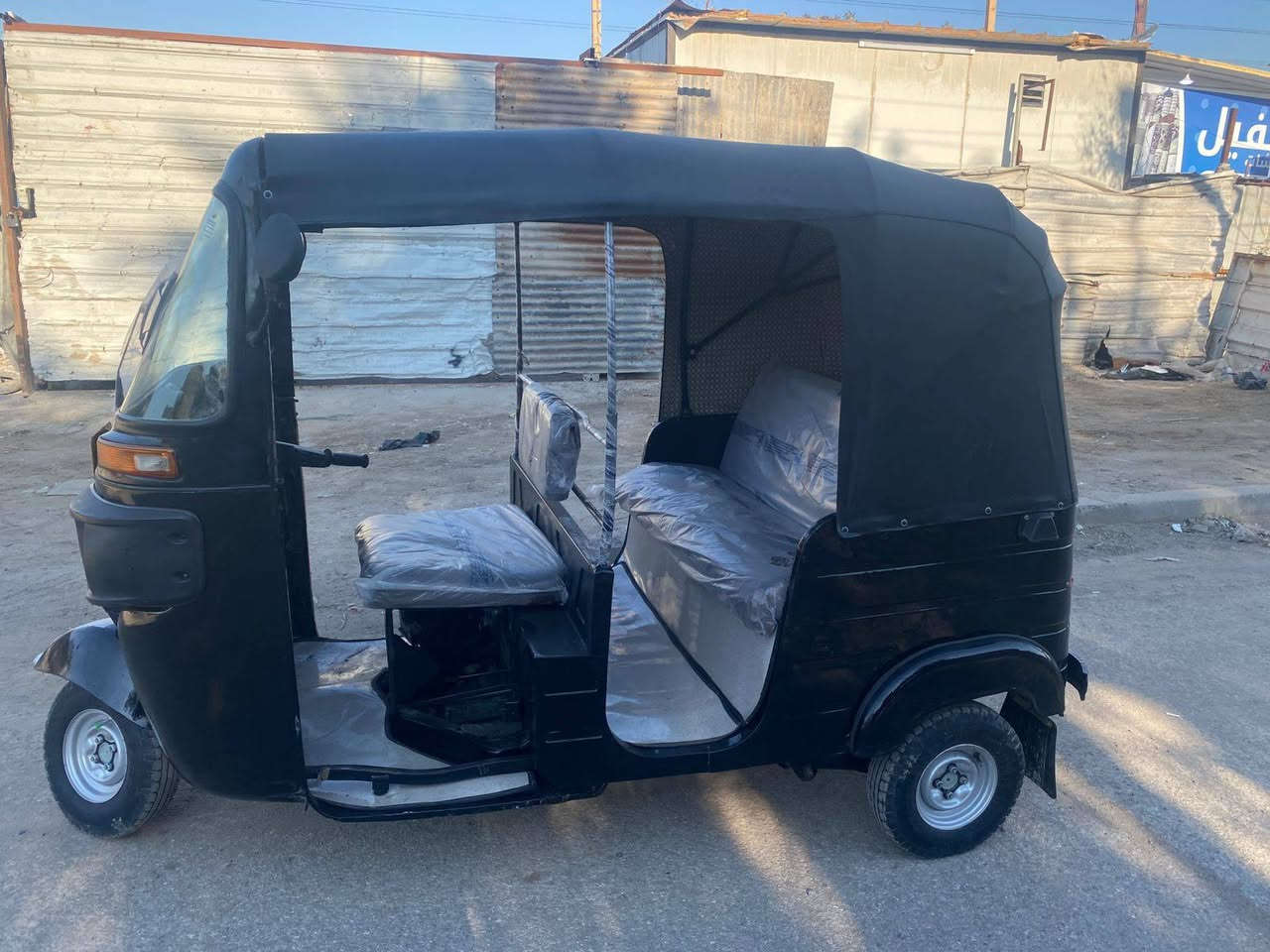 سلام عليكم تكتك ٢٠ البيع تكتك ما بيها نقص كبل الشارع جاهزة تكتك مرقما عنوان حبيبية شارع سكة الاستفسار اتصل علة رقم ما متواجد خاص ***********
