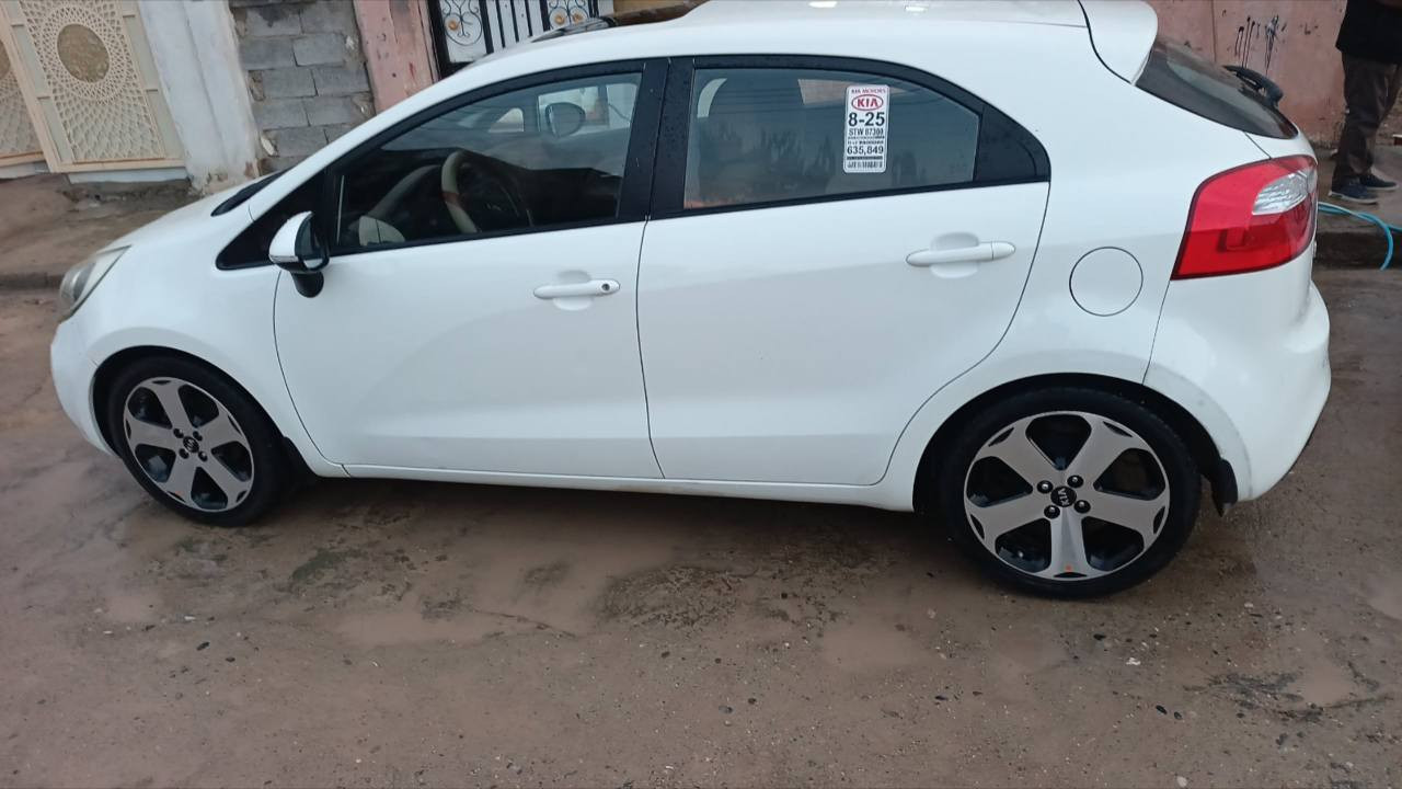 موديل 14 خليجي رقم دهوك جديد
مكفول من الصبغ والتبديل
السياره فول مواصفات فتح سقف
سيارة حلوة و جاهزة من كل النواحي
تبريد + تدفئه كير توماتيك + عادي سبورت
فتحه شاحن +تحكم ستيرن جهتين 
مري شفط + تاير جديد صدر 
اشاره بلمري + نضام ايكو + جامات كهرب
مكينه 16 دوش داخل حيل نضيف رقم و سنوي
جديد السعر 110 ورقه ***********+*********** دهوك, العراق
