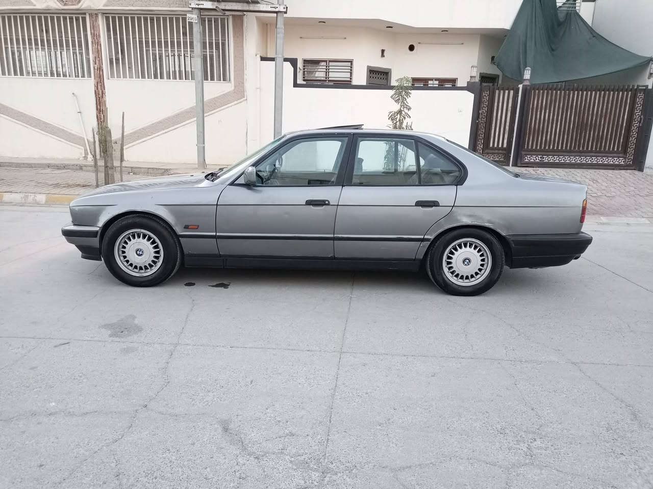 بسم الله مرحبا بيءام دبليو للبيع موديل ٩١ رقم كركوك انكليزي سنويه لل ٢٩ دفتر بانزين حجم ٥٢٠ محرك كبس فانوس كير عادي شلعه بطناش فول تبريد وتدفئه شغال صبغ بلادي سقف سلايت ABS تخم تاير جديد صدر جديد كهربائيات كله شغال سيارة جاهزه مابي نقص سعر ٤٥ بي مجال بسيط مكاني كركوك ☎️ واتساب *********** اسيا ☎️ *********** تحياتي للجميع
