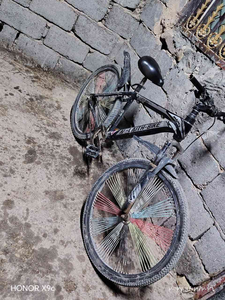 السلام عليكم  شباب عندي بايسكل للبيع امانه الله ورسوله (لا مصبوغ لا مبدل ويل) عنوان (محاويل حي ابو سديره) الاستفسار الاتصال بالرقم (***********)
