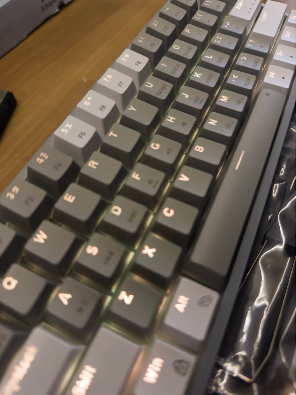 کیبۆردێکی جوان و بچووک لە جۆری aula f3261 زۆر  شازە بلو سویجیە و رانگی RGB یا أربيل, العراق


**إذا كنت صاحب هذا الإعلان وتريد حذفه لأي سبب، رجاءا أرسل رسالة إلى الدعم الفني**