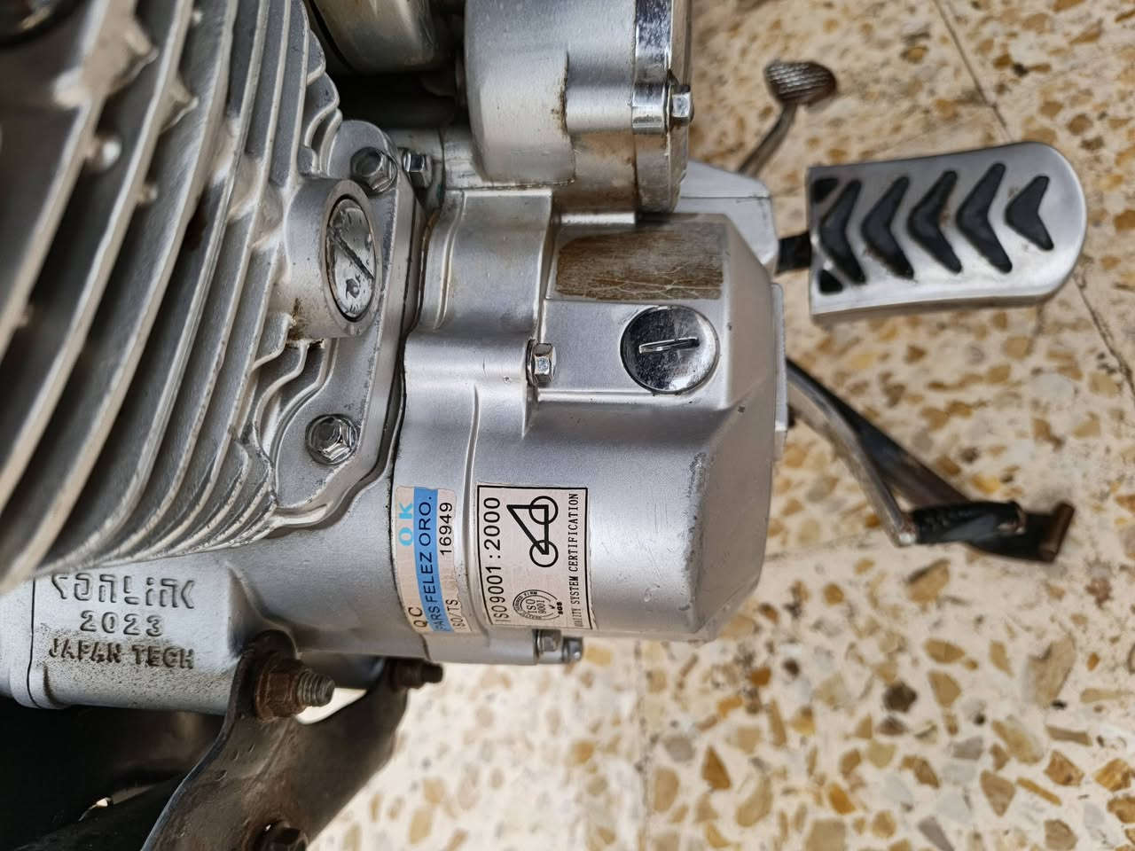 سلام عليكم 
إيراني السعر ٣٨٠ منفيس موجود كهربائيات شغاله 
بي خيط تبخير بسيط 
***********
