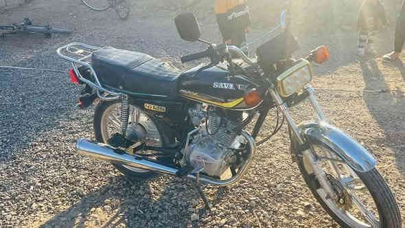 السلام عليكم موطور سافان مامفتوح برقي 
للبيع السعر 450 وبي مجال الرقم ‭0771 976 1037‬
