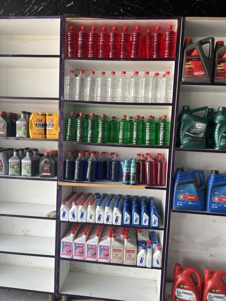 السلام عليكم زيوت سيارات مختلفه للبيع أبيع شلعه وحده وياهن دهن دراجات وفلاتر مختلفه مكاني بغداد 
الاستفسار واتساب فقط 
‏***********
