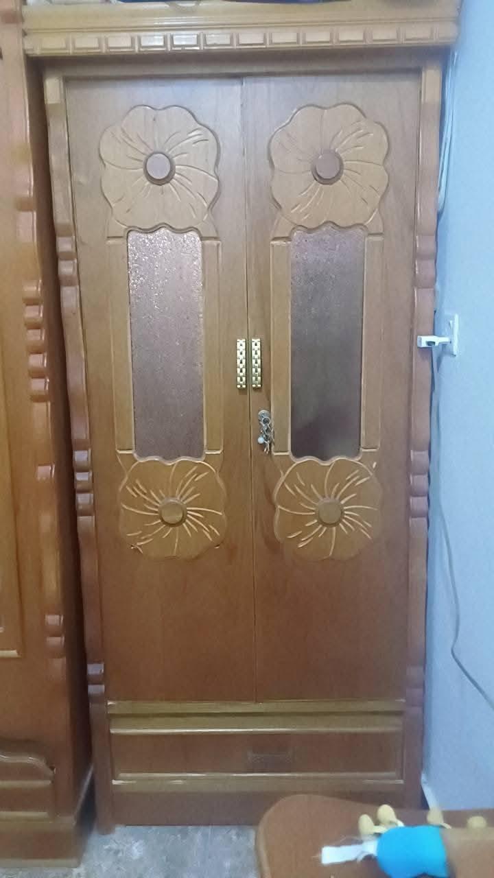 غرفه للبيع اي ضرر مبيها لا كسر ولا شي حطاطه مو سوكي متانه متكونه من 5قطع كنتور وزاويه وجربايه وميز مرايه وميز بلازمه مكانها بعقوبه
***********
