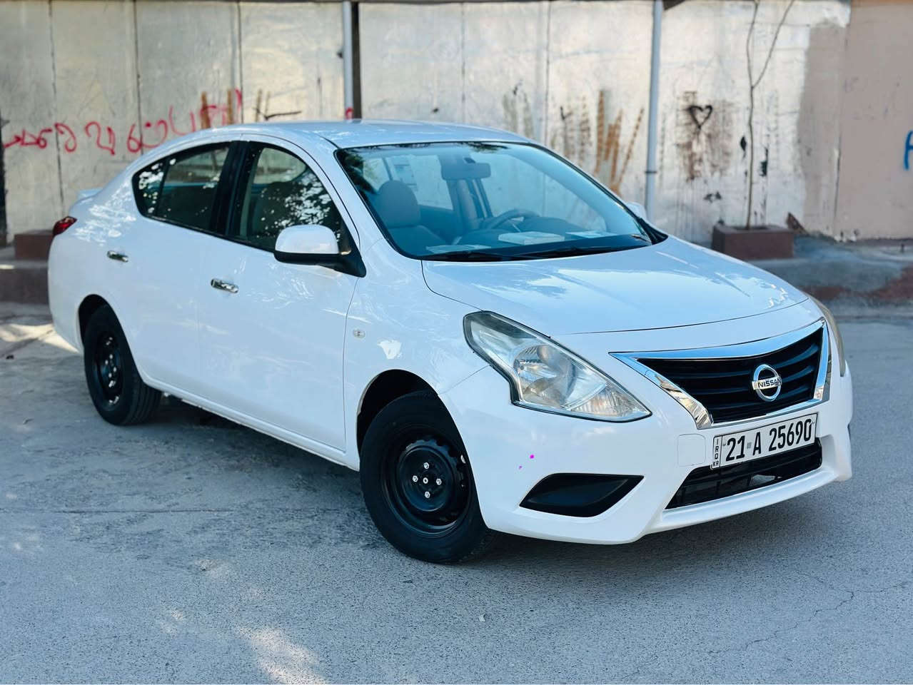 نيسان صني موديل٢٠٢٠ مواصفات :-يده نيكل بلاد  عتر نيكل جامات الامامية كهرباء دبل كيج  بلوتوث AUXو USB وحاكيه  تحكم استيرن بلاجكتورات امامية سبايدر خلفي حساس خلفي  سيارة بدون صبغ ماعدا مكانين  تعديل بارد باقي مكفول كفالة كير محرك شرط برغي مامفتوح  
،تبريد، تحويل شرط مكاني كركوك ايسكان سعرها١٠٧  بي مجال بسيط ورقة فحص موجود 
اسيا   :    ***********
كورك : *********** كركوك, العراق
